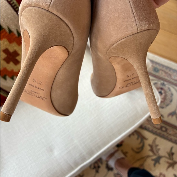 Jimmy Choo Classic Tan/Beige Suede Heels - Picture 7 of 7